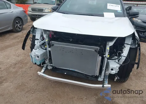 2025 Toyota Rav4 Hybrid Xse from USA, damaged, VIN 4T3E6RFV4SU193828